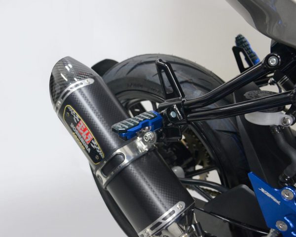 PASSENGER FOOT PEG (พักเท้าหลัง)
9923K-43600-XXX
BLU GLD TTN
Price 1,200.-